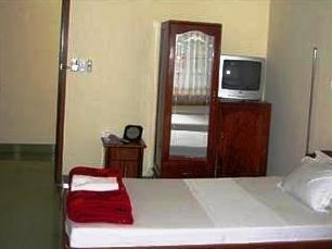 8-3 Hotel