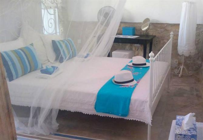 The Cottage at Finikoudes Beach