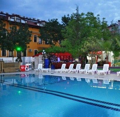 New St Nicholas Garden Hotel