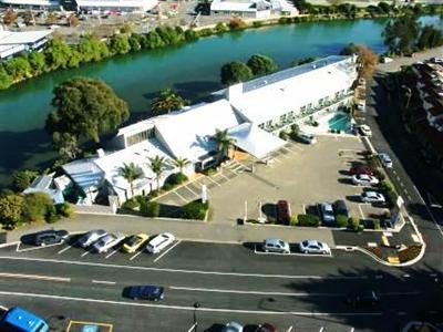 Trailways Hotel Nelson