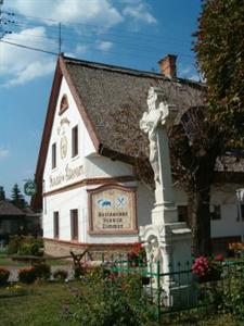 St.Michael Panzió Lovaspark
