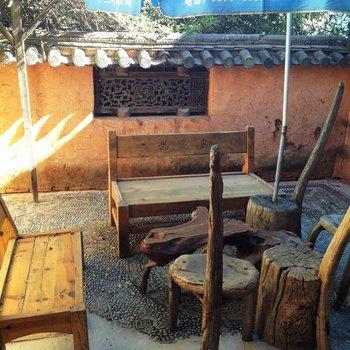Courier Inn Garden Lijiang