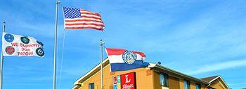 The Legacy Inn & Suites
