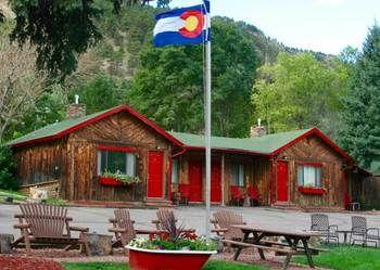Foot of the Mountain Motel
