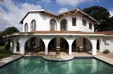Bizafrika Guest Lodge & Conference Center
