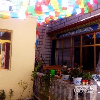 Lhasa Moon built small inns