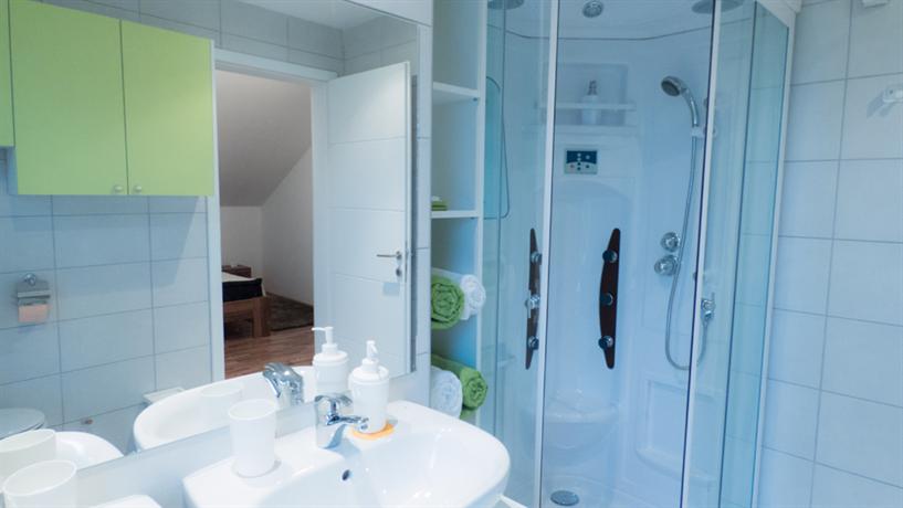 Villa Snow Queen Zagreb 4 200m2 1 to 8 p wifi