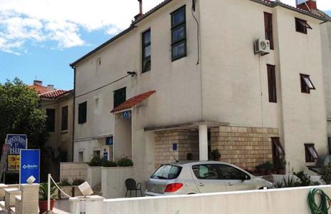 Seaside Apartments Makarska