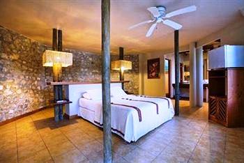 Villa Maya Flores