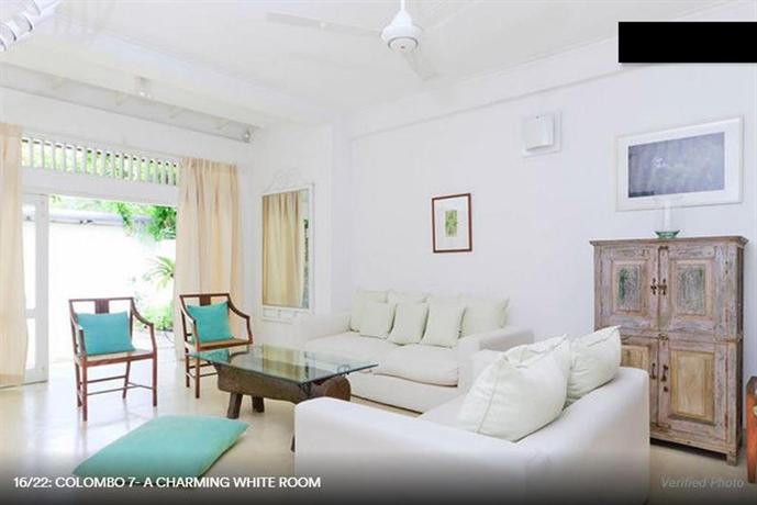 Colombo 7 - A Charming White Room