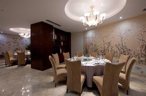 Long You West Lake Hillview International Hotel