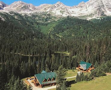 Island Lake Lodge