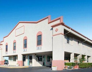 Econo Lodge Byron Old Macon Rd