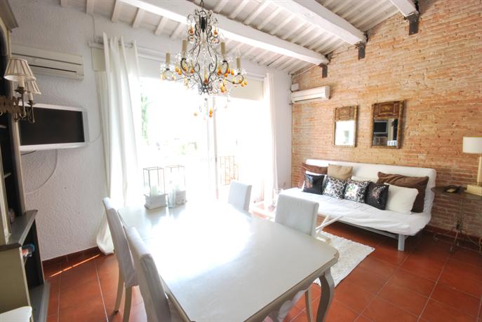 Cozy Apartment with terrace Wifi and A C