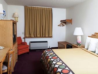Super 8 Santa Fe