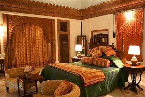 WelcomHeritage Balsamand Lake Palace Hotel Jodhpur