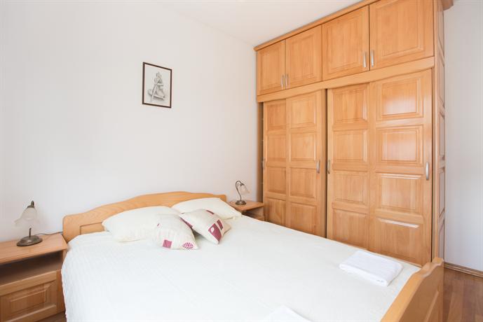 NEW with JACUZZI bath Free Parking +WiFi