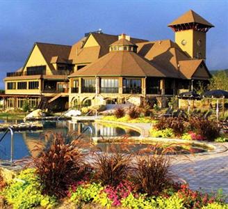 Grand Cascades Lodge