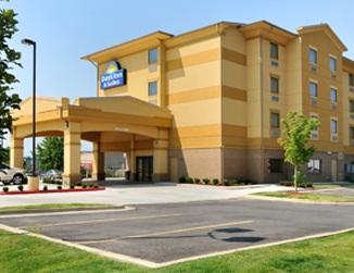 Days Inn & Suites Russellville