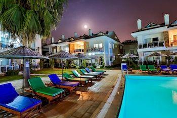 Golden Life Blue Green Residence