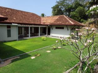 Richmond Hill Villa