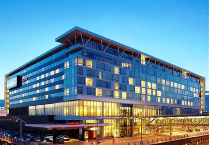 Montreal Airport Marriott In-Terminal Hotel
