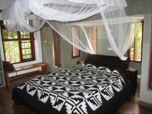 Isana Beach House