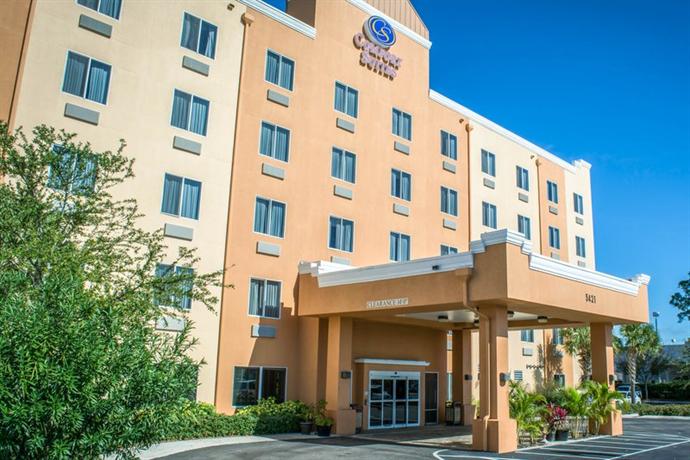 Comfort Suites near Raymond James Stadium