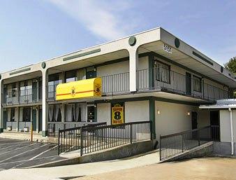 Super 8 Camp Springs / Andrews AFB DC Area