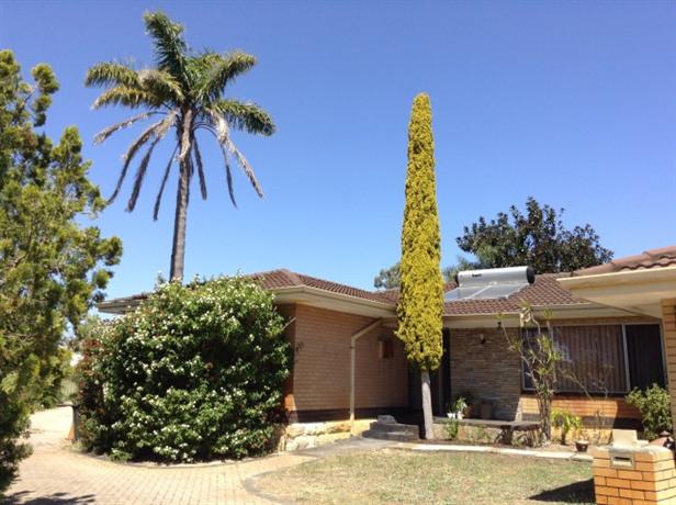 Homestay in Bateman near Booragoon Lake