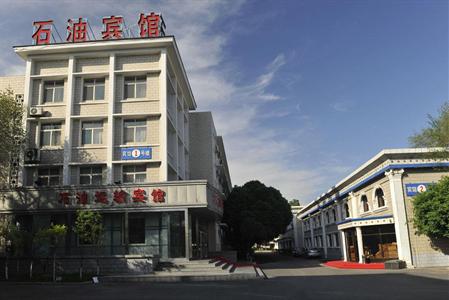 Petroleum Hotel