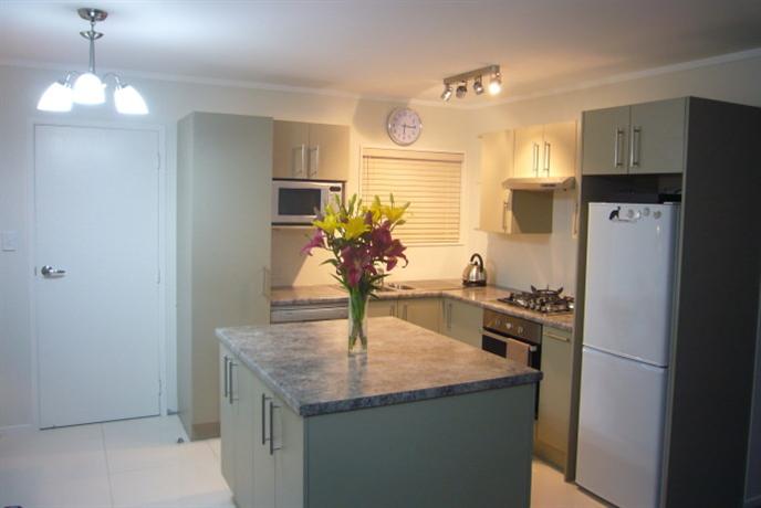 Homestay in Bayview near Westfield Glenfield