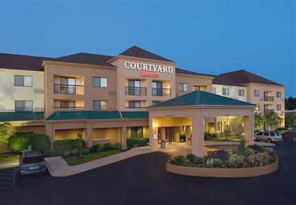 Courtyard Tupelo