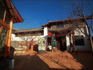 Lijiang Shuhe Free Lotus Inn