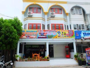 D D Guest House