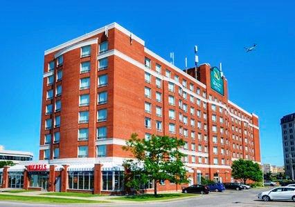 Quality Suites Montreal Aeroport