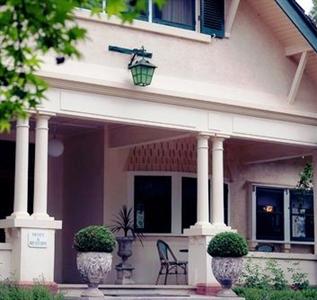 Campaspe Country House