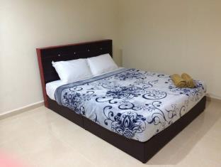Mutiara Budget Muslim Holiday House