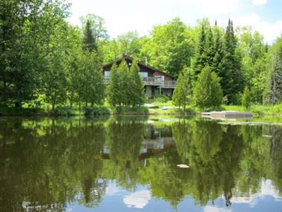 Dainava Lakefront Ski Cottage