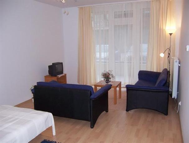 AAA-Apartment 1