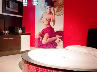Motel Opium