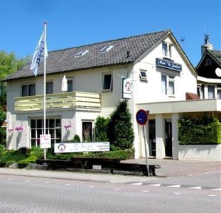 De Zwaluw Hotel-Bar-Appartementen