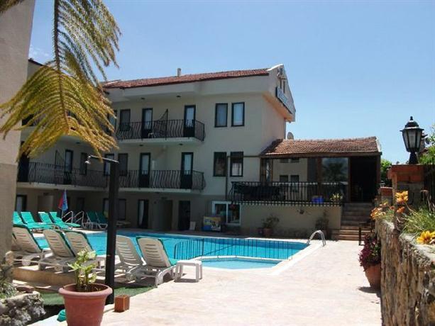 Poppy Apartments