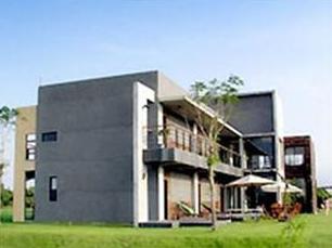 Serene Gray Bed and Breakfast Yilan