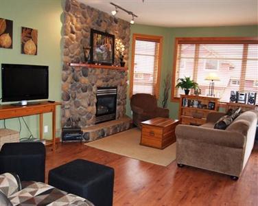 Keremeos Creek Crossing by Apex Accommodations