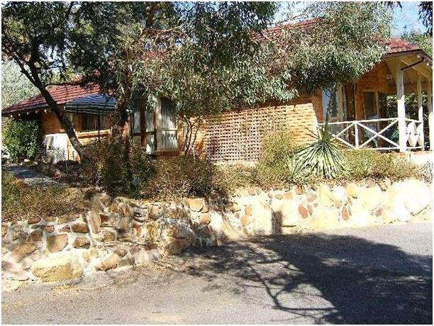 Eleebana Guest House