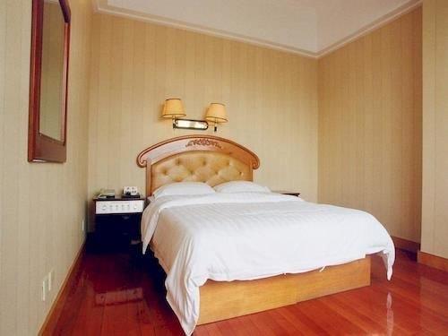 Dalian Railway Hotel