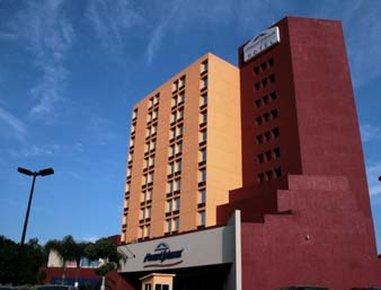 Howard Johnson Plaza Hotel Las Torres Guadalajara