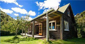 The Innlet Backpackers and Cottages
