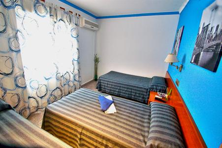 Hostal Apolo Trece